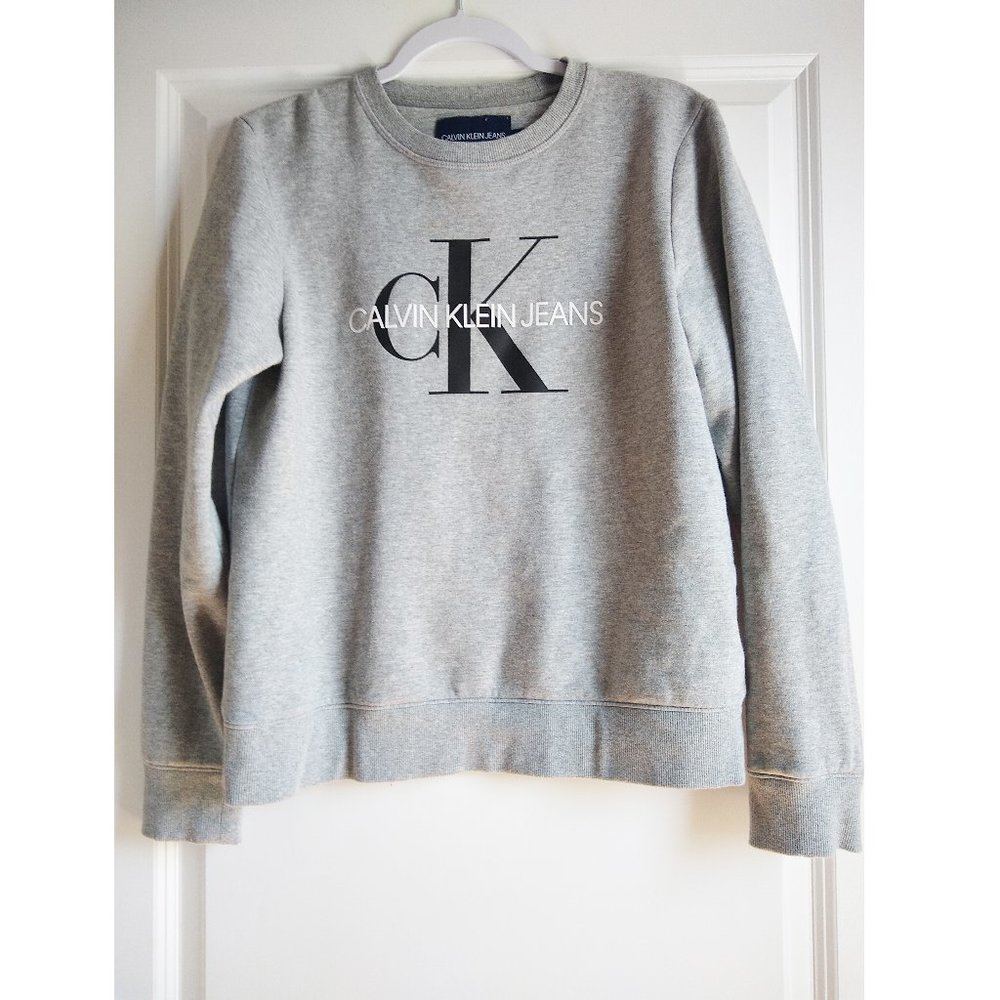 Calvin Klein sweatshirt